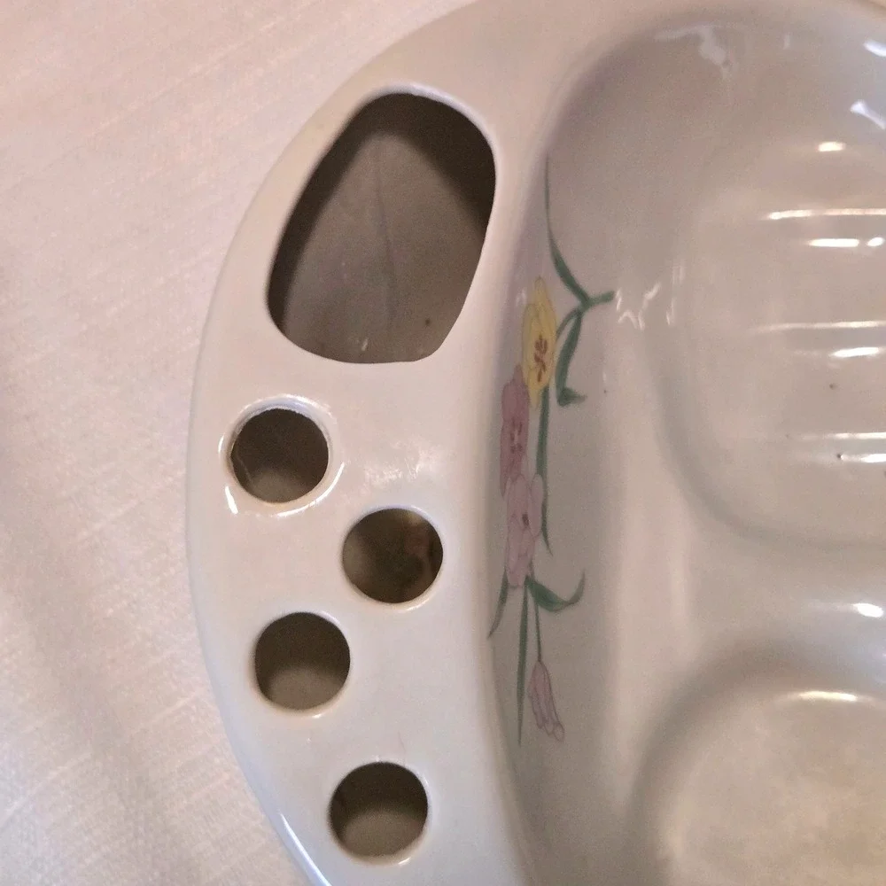 Vintage White Ceramic Floral Toothbrush Holder and Soap Dish Bathroom Organizer